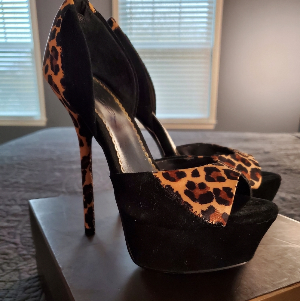 Bebe Suede Stillettos Size 6.5 - black/leopard